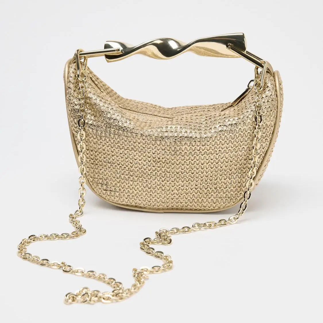 Sac Alma – Mini demi-lune tressée & anse dorée sculpturale