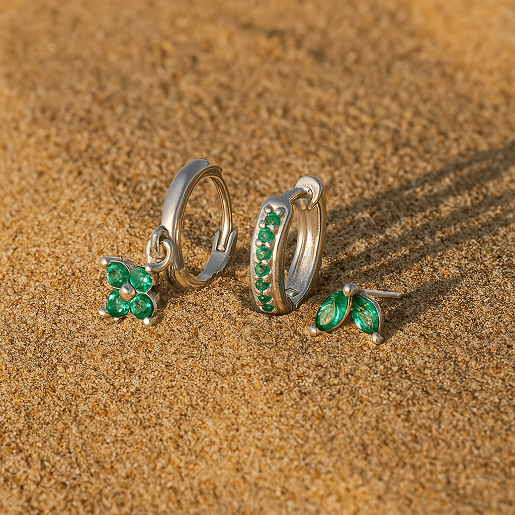 Boucles Fiori – Trio floral or & zirconia émeraude L’Atelier de Malte Émeraude / Argent