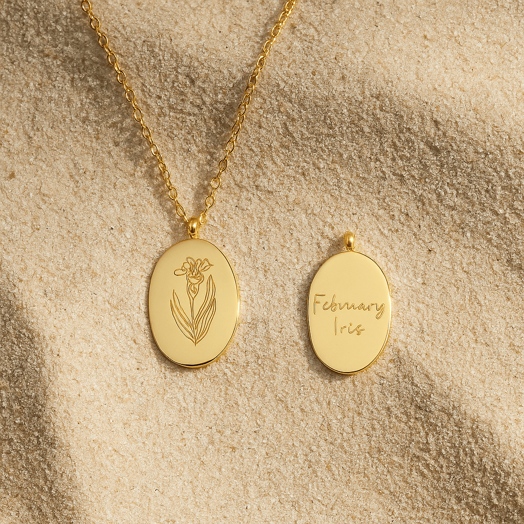 Collier Primavera – Fleur du mois & médaillon gravé L’Atelier de Malte Février