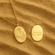 Collier Primavera – Fleur du mois & médaillon gravé L’Atelier de Malte Janvier
