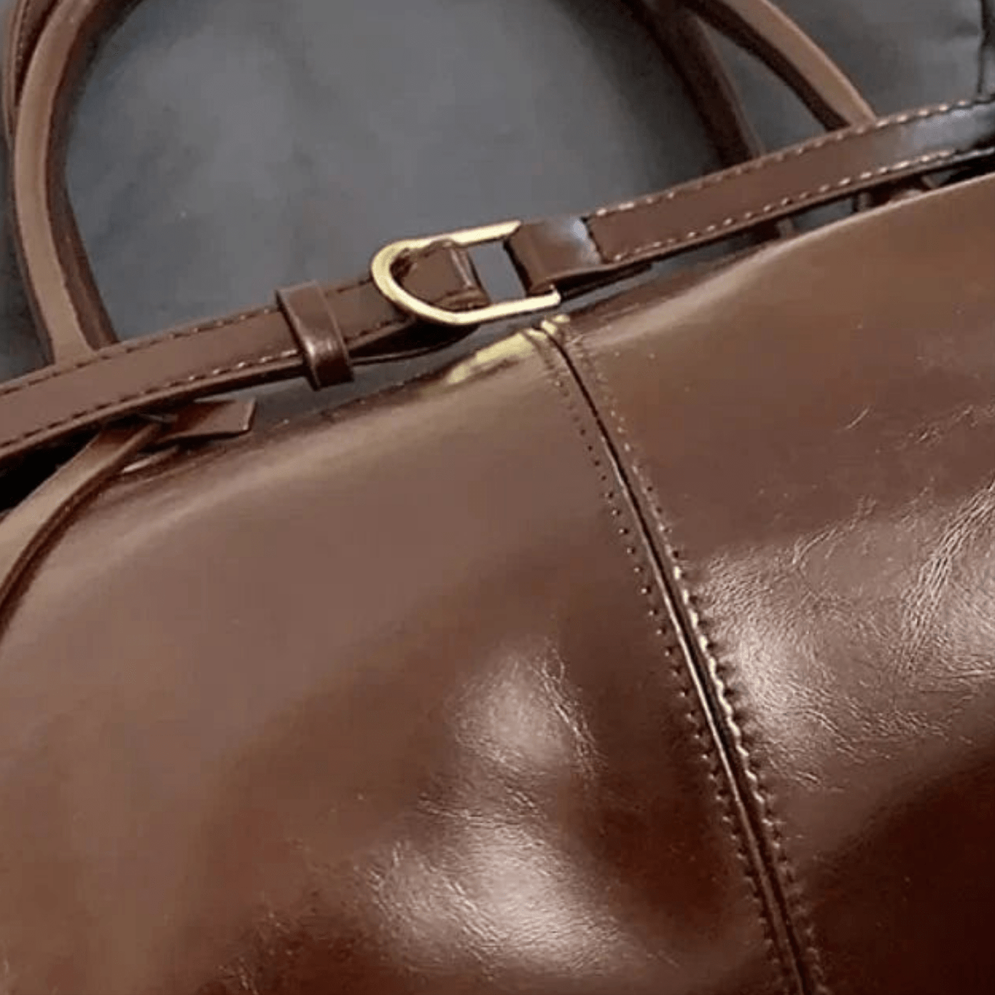 Sac à main femme Vera – cuir vegan verni | L’Atelier de Malte