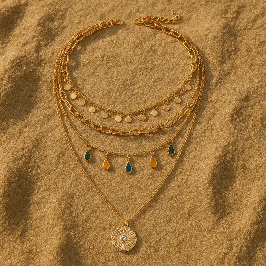 Collier Francesca – Multi-rangs doré & médaillon solaire