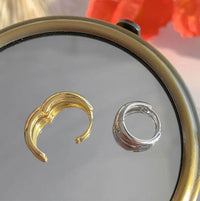 Boucles Crepuscolo – Mini créoles argent & or 14K | L’Atelier de Malte