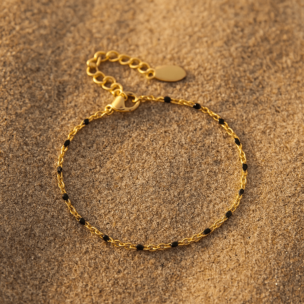 Bracelet Camilla – Perles émaillées bleu & or 14k | L’Atelier de Malte Noir