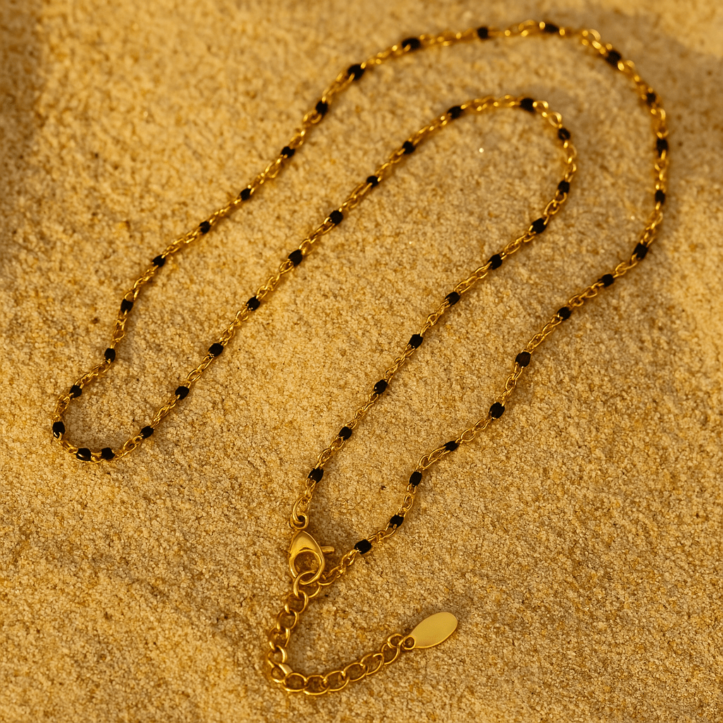 Collier Chaîne dorée & perles émaillées | Camilla L’Atelier de Malte Noir