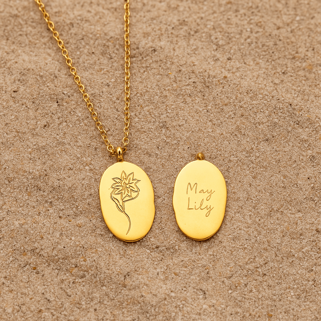 Collier Primavera – Fleur du mois & médaillon gravé L’Atelier de Malte Mai