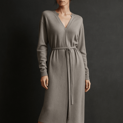 Robe en Maille Éline – Robe pull femme mi-longue col V & ceinture Gris