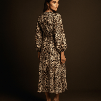 Robe Léopard Amaya – Robe mi-longue col V manches lanterne 