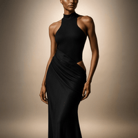Robe Satinée Aria – Robe longue femme col montant avec découpe Noir / S