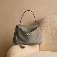 Sac à main femme Moira – Cabas cuir lisse & verrou tourniquet  Gris