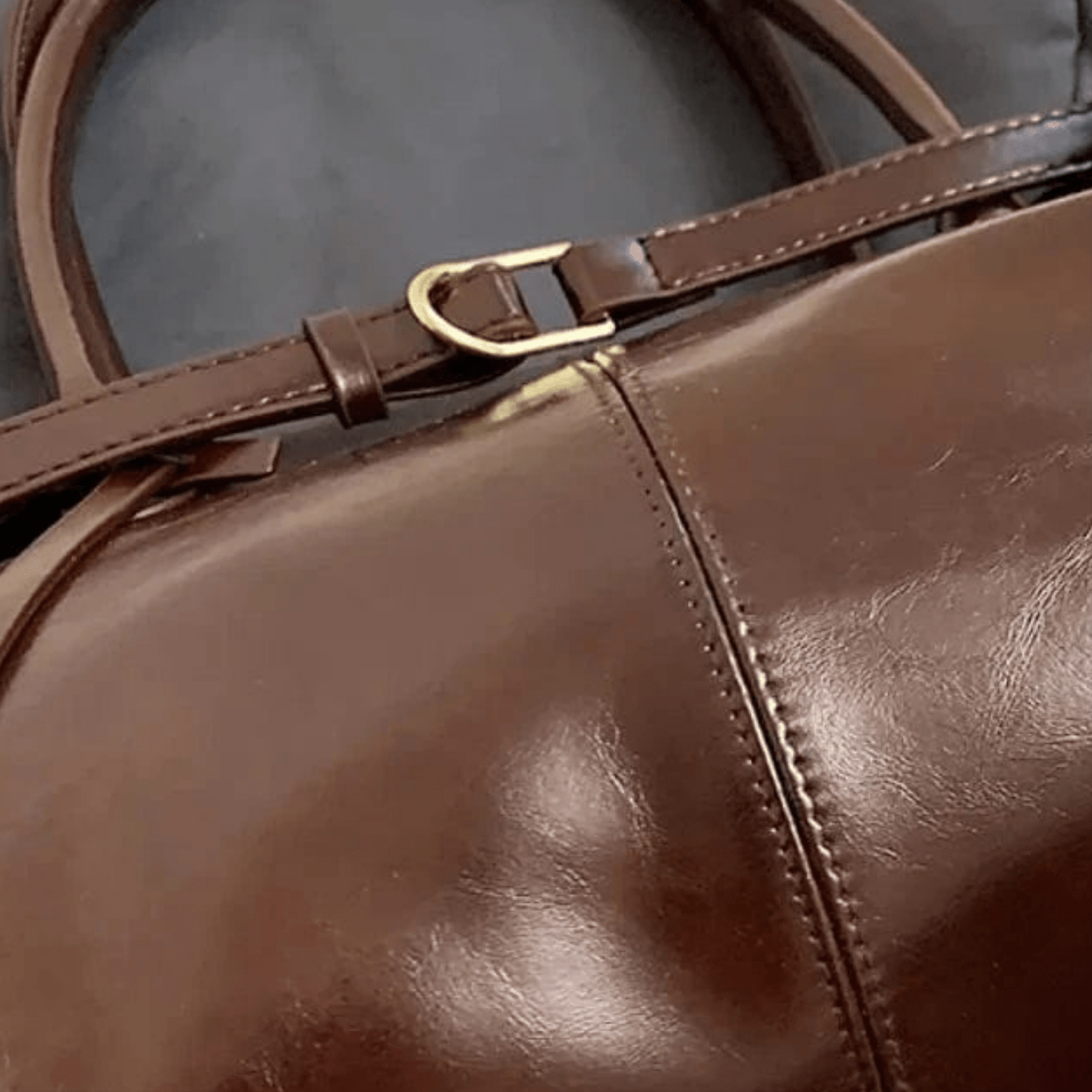 Sac à main femme Vera – cuir vegan verni | L’Atelier de Malte