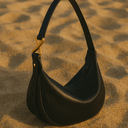 Sac Livia – Demi-lune en cuir beige & boucle dorée sculpturale Noir